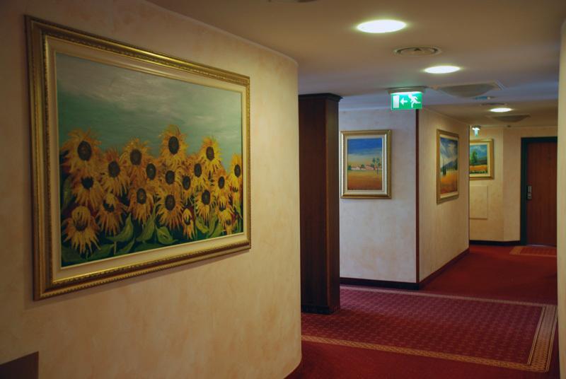 Point Hotel Conselve Bagian luar foto